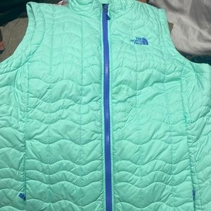 North face vest - XL, fits more like a large. Worn once.